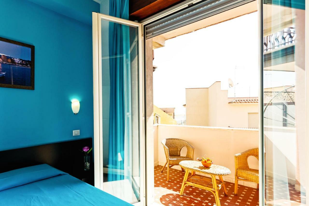 Seaview Terrace Sunny Apartment Giardini-Naxos Extérieur photo